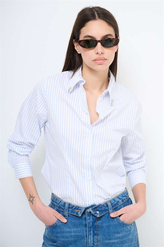 CAMICIA BASIC RIGATA CON PUNTI LUCE COLLO BIANCO