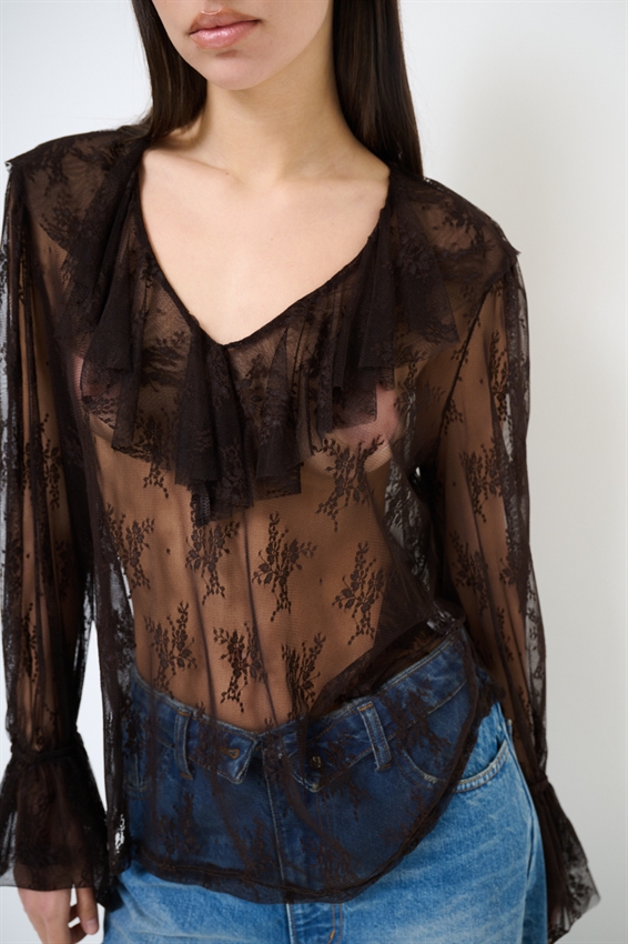 BLUSA SCOLLO V CON VOLANT PIZZO MORO