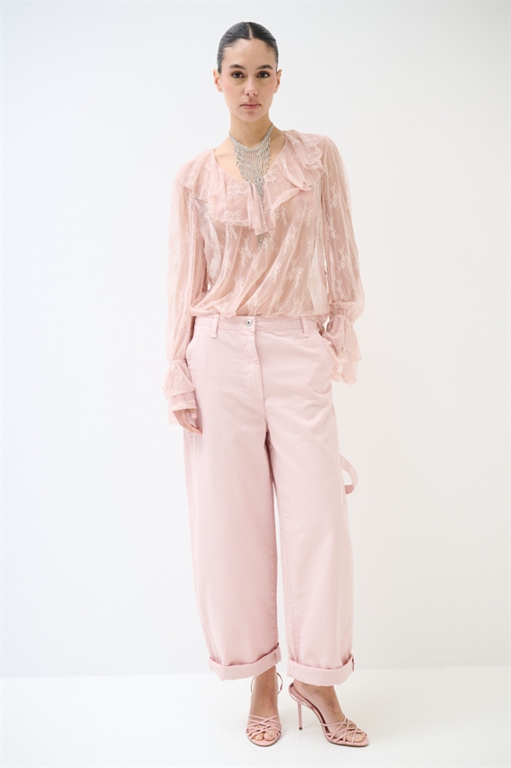 BLUSA SCOLLO V CON VOLANT PIZZO ROSA