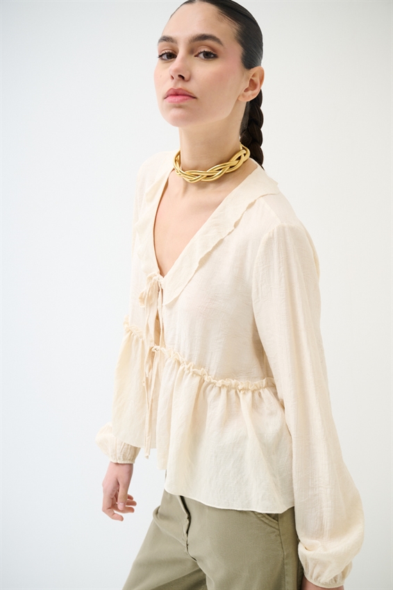 BLUSA CON LACCI BURRO