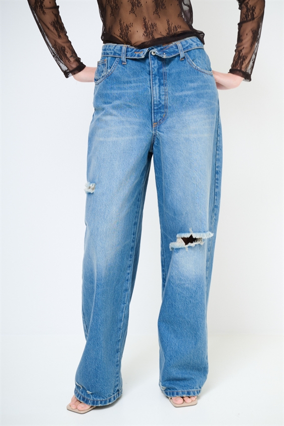 JEANS BAGGY CON RISVOLTO CINTURINO + ROTTURE BLU CHIARO