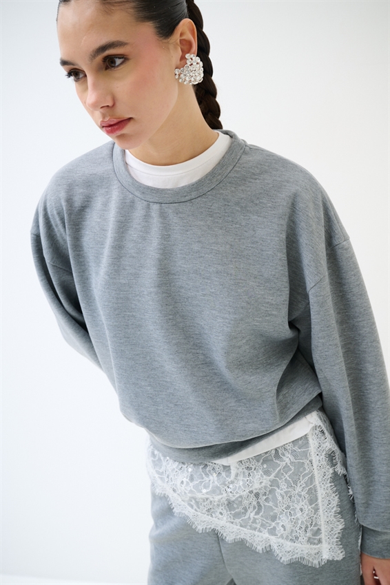 MAGLIA CORTA CON CUCITURA SULLA MANICA GRIGIO