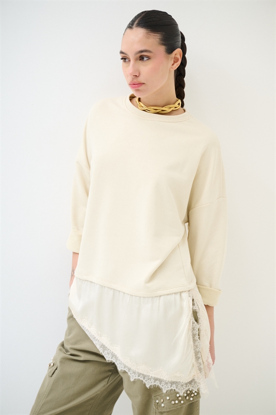 FELPA OVER CON RASO E PIZZO ASIMMETRICO BURRO