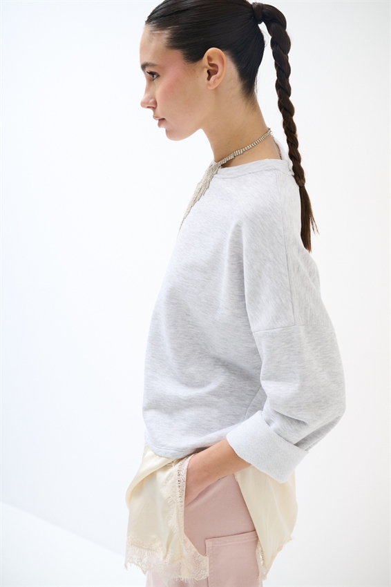 FELPA OVER CON RASO E PIZZO ASIMMETRICO GRIGIO