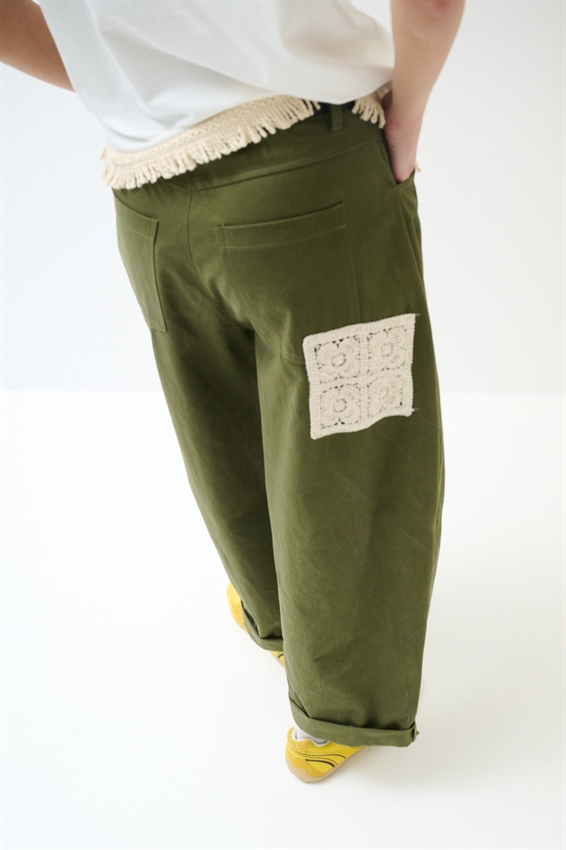 PANTALONE BALLOON CON TASCA UNCINETTO DIETRO VERDE MILITARE