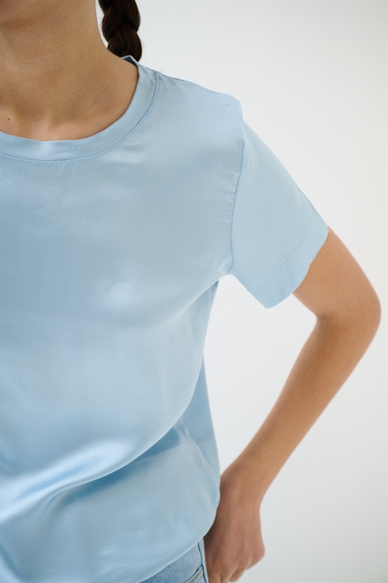 T-SHIRT MEZZA MANICA IN RASO VISCOSA CELESTE