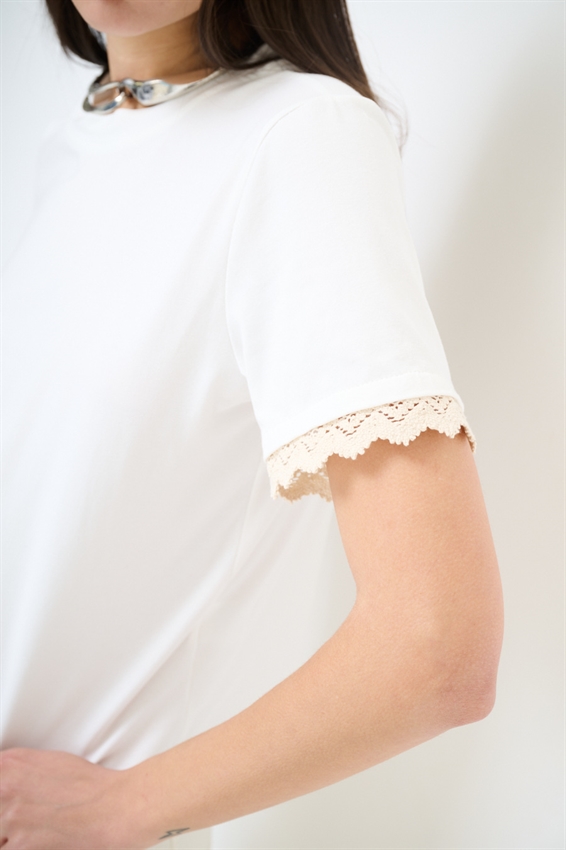 T-SHIRT BASIC CON PASSAMANERIA SULLA MANICA BIANCO