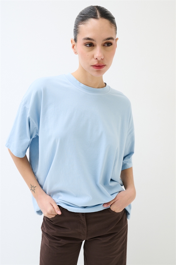 T-SHIRT OVER TINTA UNITA CELESTE