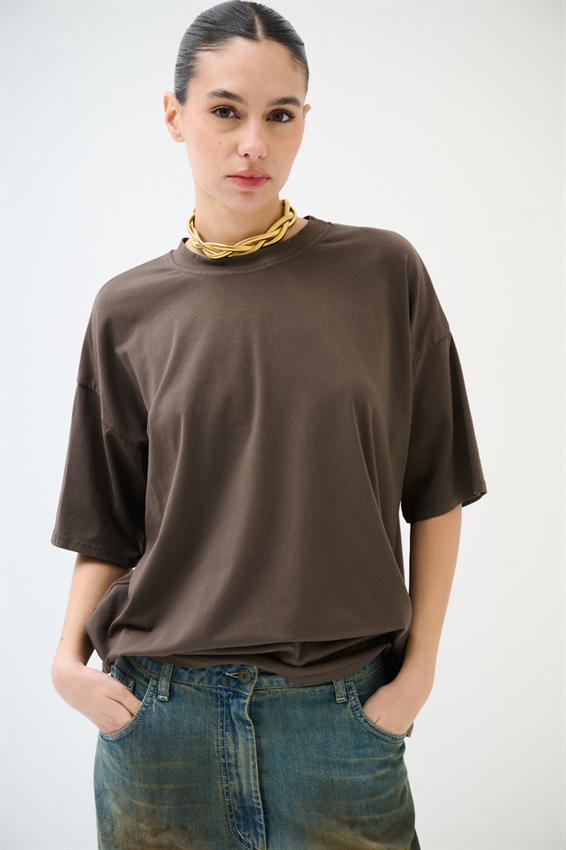 T-SHIRT OVER TINTA UNITA MORO