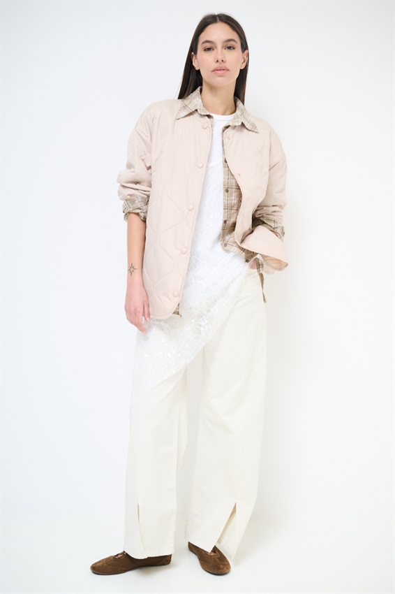 GIACCA TRAPUNTATA CON BOTT. AUTOMATICI BEIGE