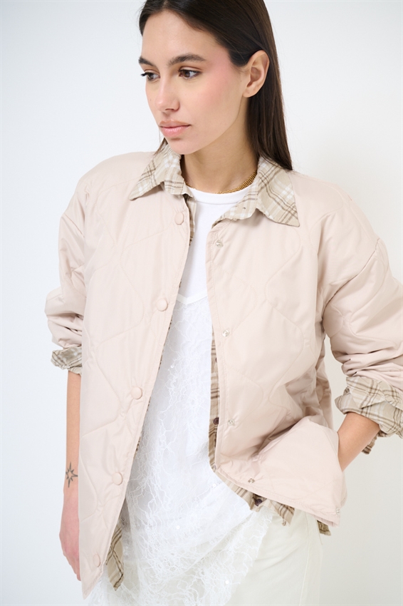 GIACCA TRAPUNTATA CON BOTT. AUTOMATICI BEIGE