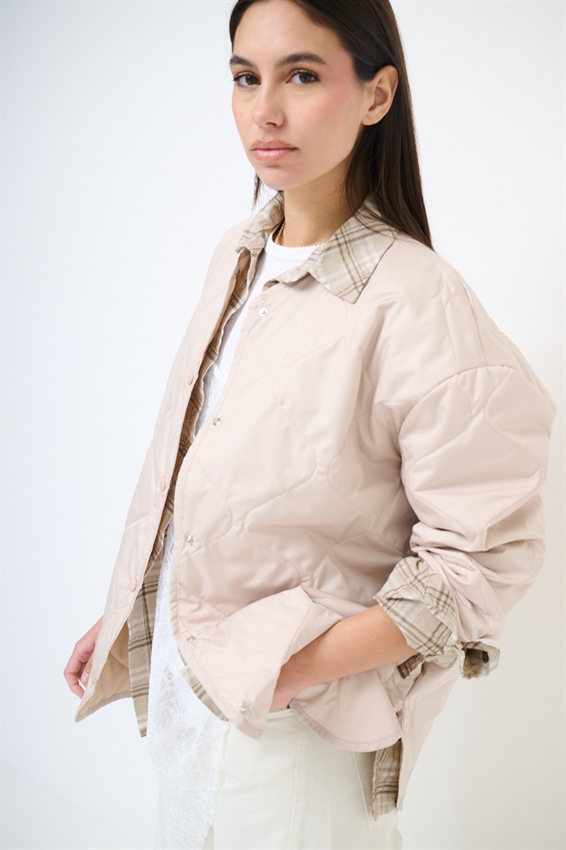 GIACCA TRAPUNTATA CON BOTT. AUTOMATICI BEIGE