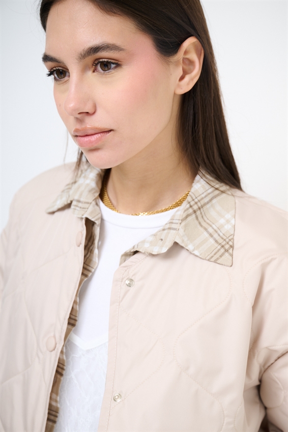 GIACCA TRAPUNTATA CON BOTT. AUTOMATICI BEIGE