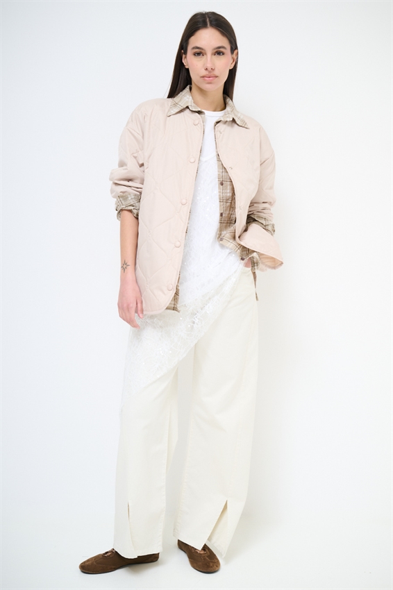 GIACCA TRAPUNTATA CON BOTT. AUTOMATICI BEIGE