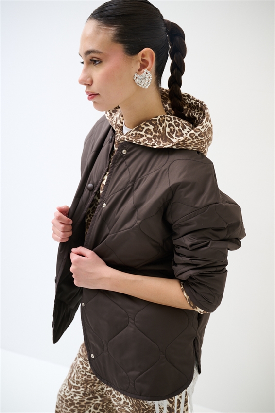 GIACCA TRAPUNTATA CON BOTT. AUTOMATICI MORO