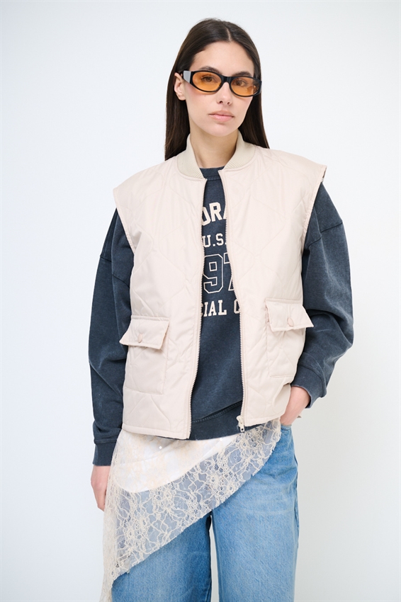GILET TRAPUNTATO CON TASCHINI BEIGE