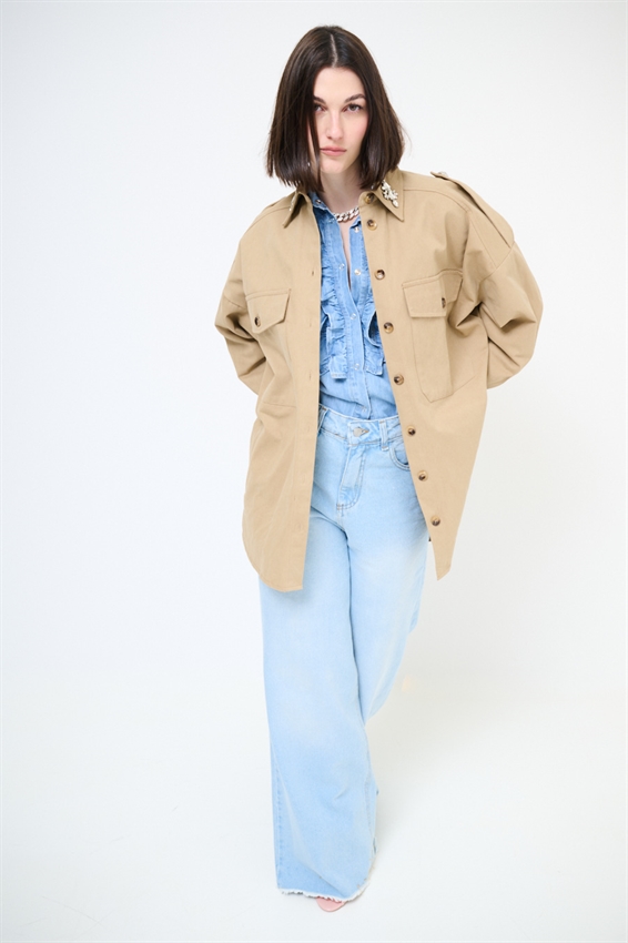 CAMICIONE OVER CON APPLICAZIONI CAMMELLO