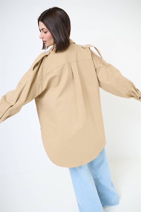 CAMICIONE OVER CON APPLICAZIONI CAMMELLO