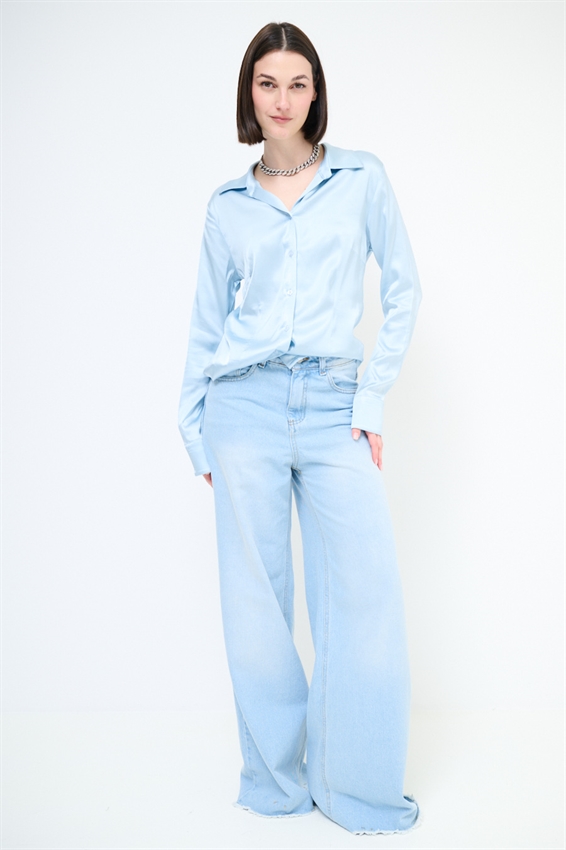 CAMICIA SCOLLO V IN RASO VISCOSA CELESTE