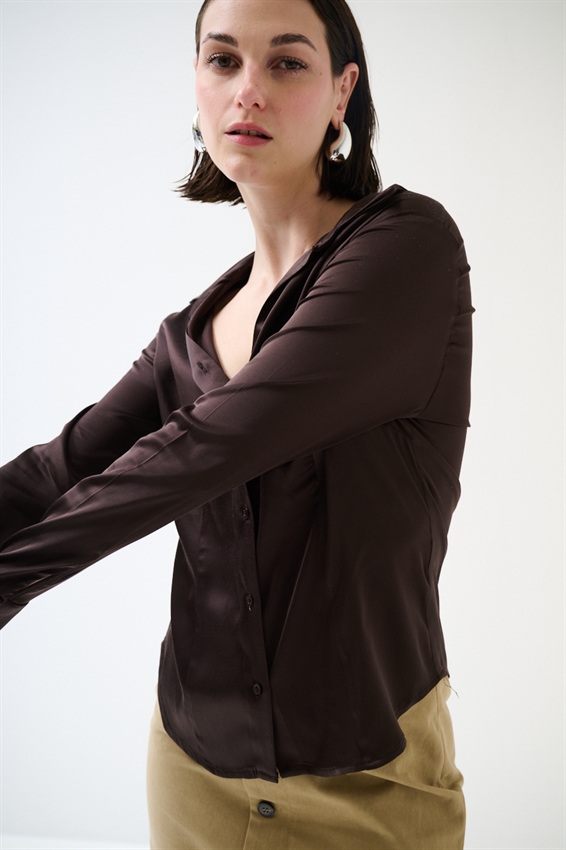 CAMICIA SCOLLO V IN RASO VISCOSA MORO