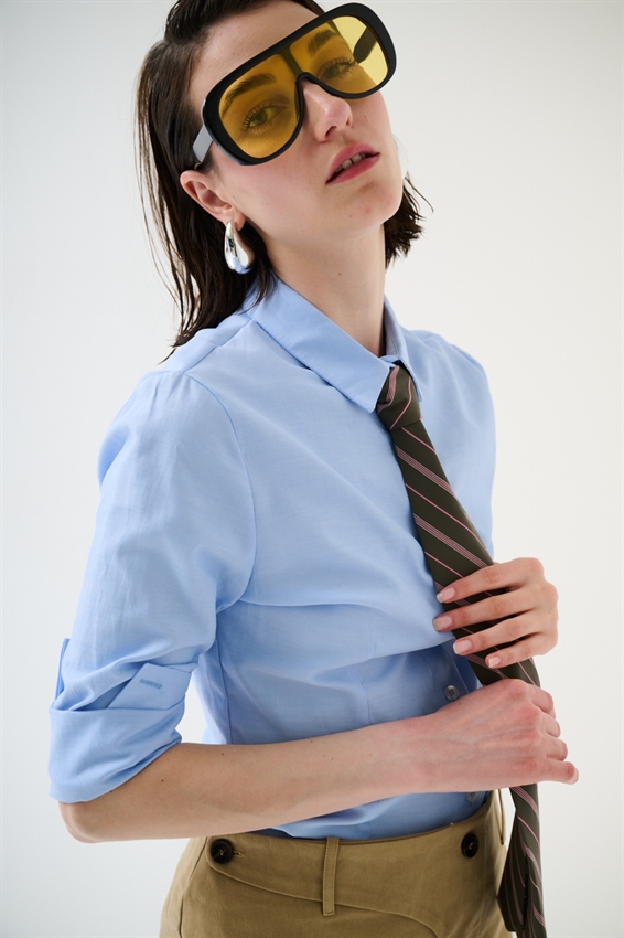 CAMICIA OXFORD SLIM CON CRAVATTA CELESTE