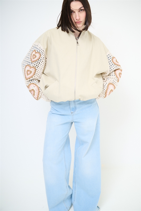 BOMBER CON MANICA IN MACRAME A CAMPANA BEIGE