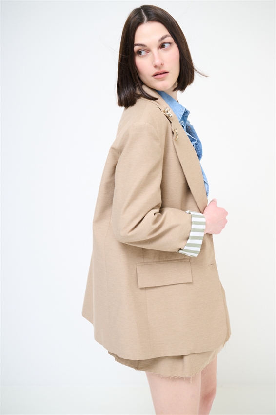 GIACCA OVERSIZE CON FODERA RIGHE A TAGLIO VIVO CAMMELLO