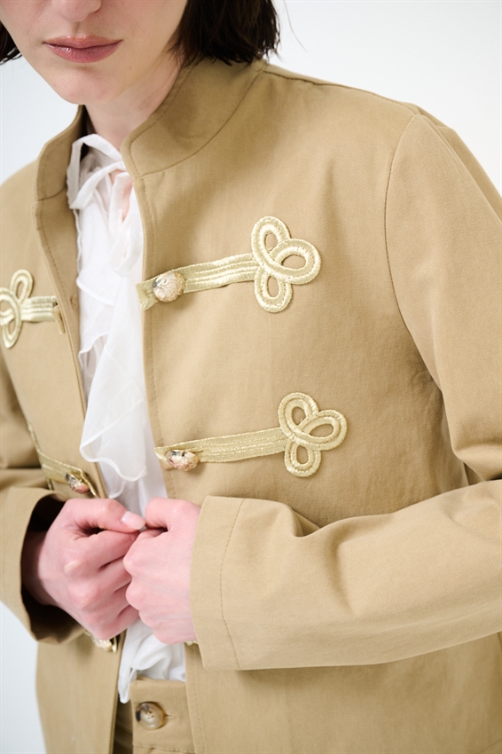 GIACCA NAPOLEONICA CON ALAMARI CAMMELLO