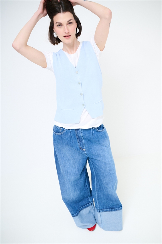 GILET CON BOTTONI A COSTINE CELESTE