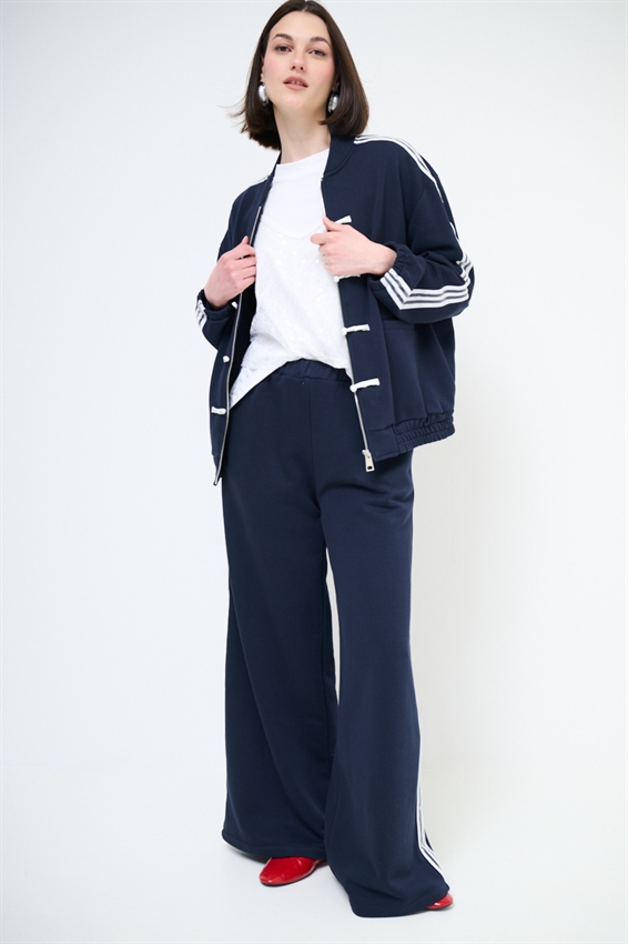 FELPA ZIP CON BANDE BIANCHE E ALAMARI BLU