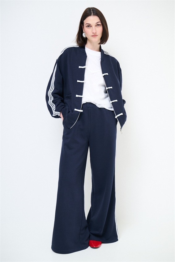 FELPA ZIP CON BANDE BIANCHE E ALAMARI BLU