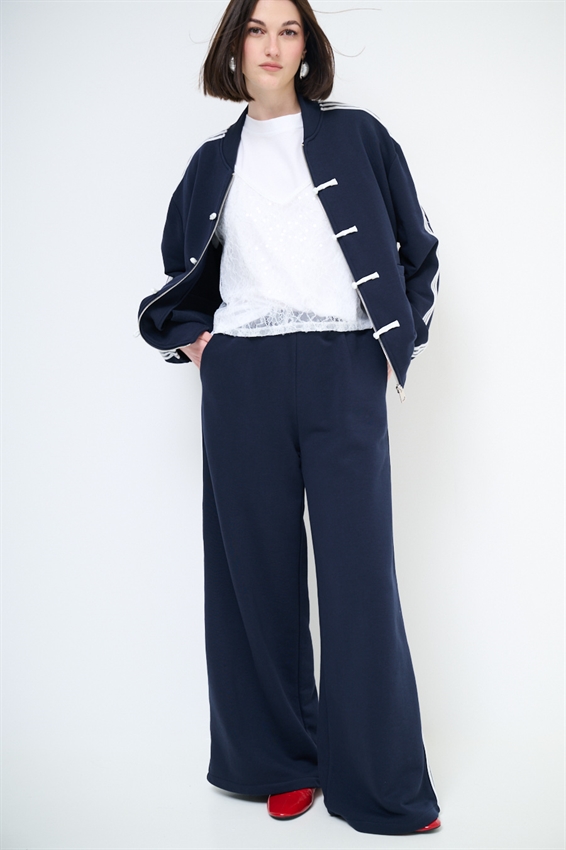 FELPA ZIP CON BANDE BIANCHE E ALAMARI BLU