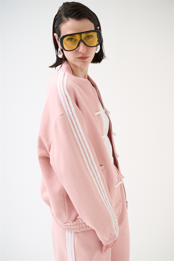 FELPA ZIP CON BANDE BIANCHE E ALAMARI ROSA