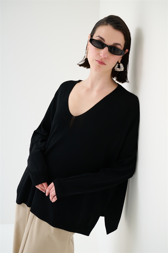 MAGLIA OVER SCOLLO V PROFONDO NERO