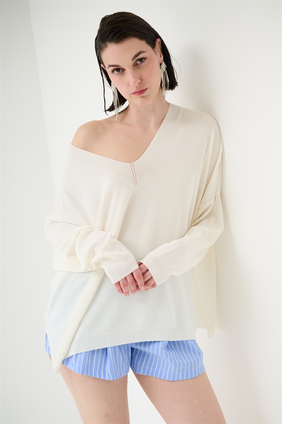 MAGLIA OVER SCOLLO V PROFONDO BURRO