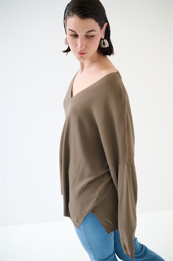 MAGLIA OVER SCOLLO V PROFONDO FANGO