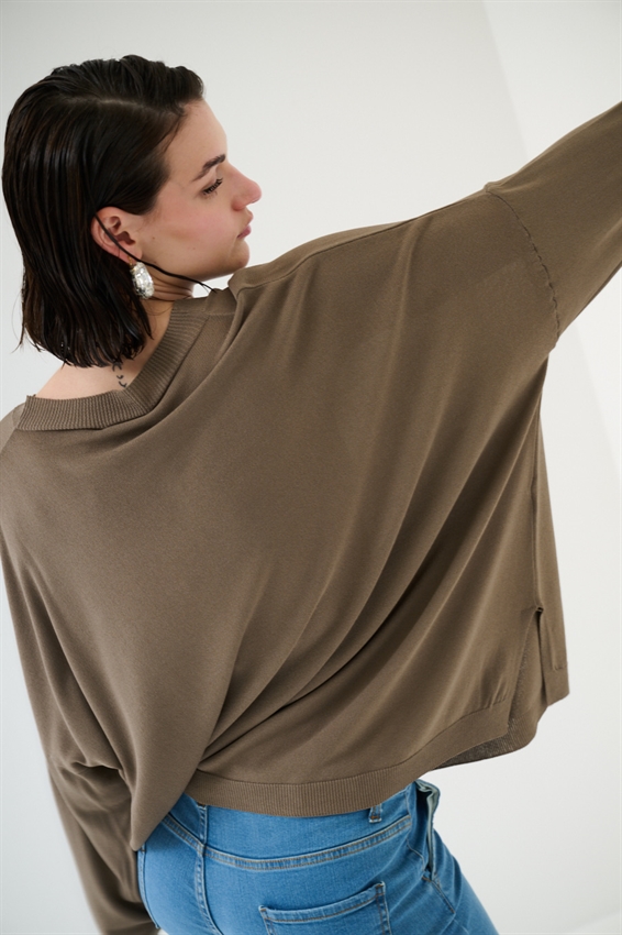 MAGLIA OVER SCOLLO V PROFONDO FANGO