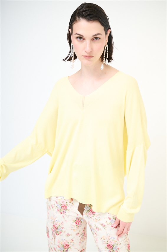 MAGLIA OVER SCOLLO V PROFONDO GIALLO