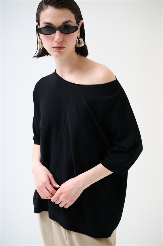 MAGLIA OVER CON MANICA PIPISTRELLO E RIGA DAV. NERO