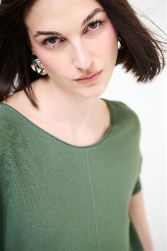 MAGLIA OVER CON MANICA PIPISTRELLO E RIGA DAV. VERDE MILITARE