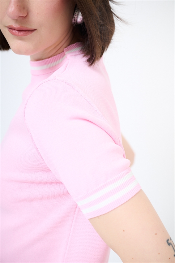 MAGLIA A MEZZA MANICA CON BORDO BICOLORE PINK