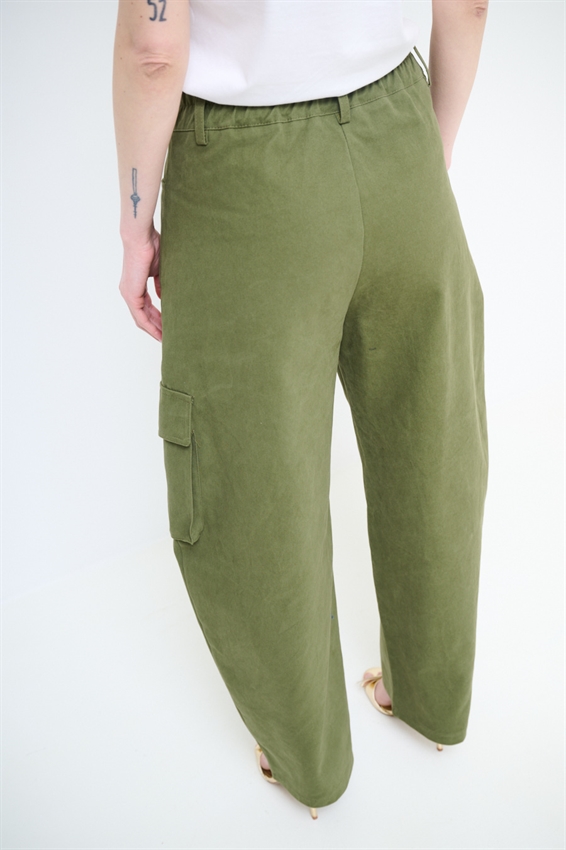 PANTALONE CARGO OVETTO CON TASCONI VERDE MILITARE