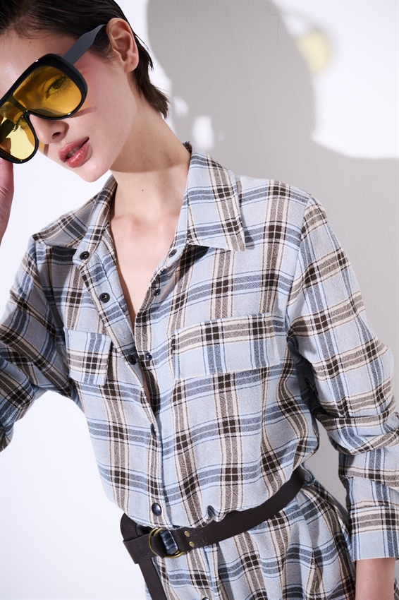 ABITO CHEMISIER A QUADRI CON CINTURA E BOTT.