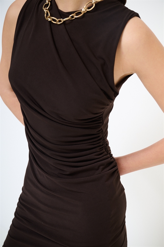 ABITO CORTO CON RIPRESE LATERALI