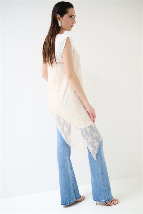 ABITO CON SOVRAPPOSIZIONE IN PIZZO