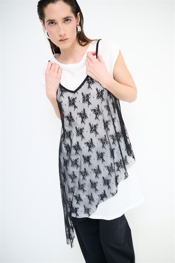 ABITO CON SOVRAPPOSIZIONE IN PIZZO