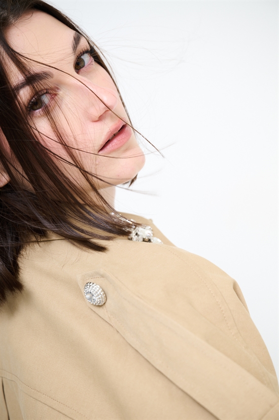 CAMICIONE OVER CON APPLICAZIONI