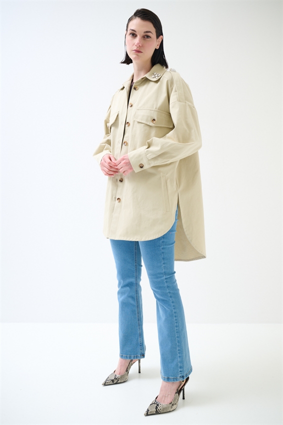 CAMICIONE OVER CON APPLICAZIONI