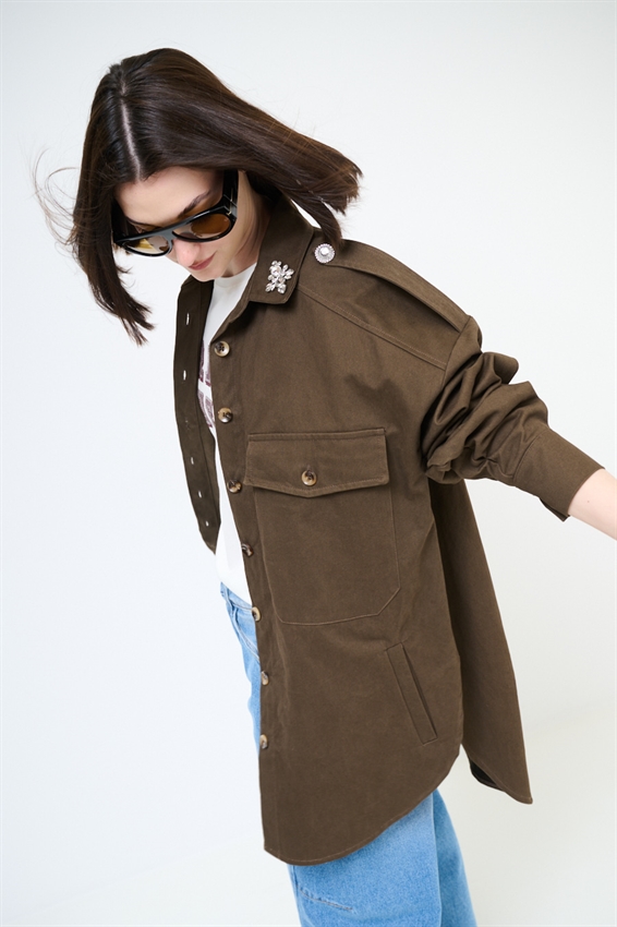 CAMICIONE OVER CON APPLICAZIONI