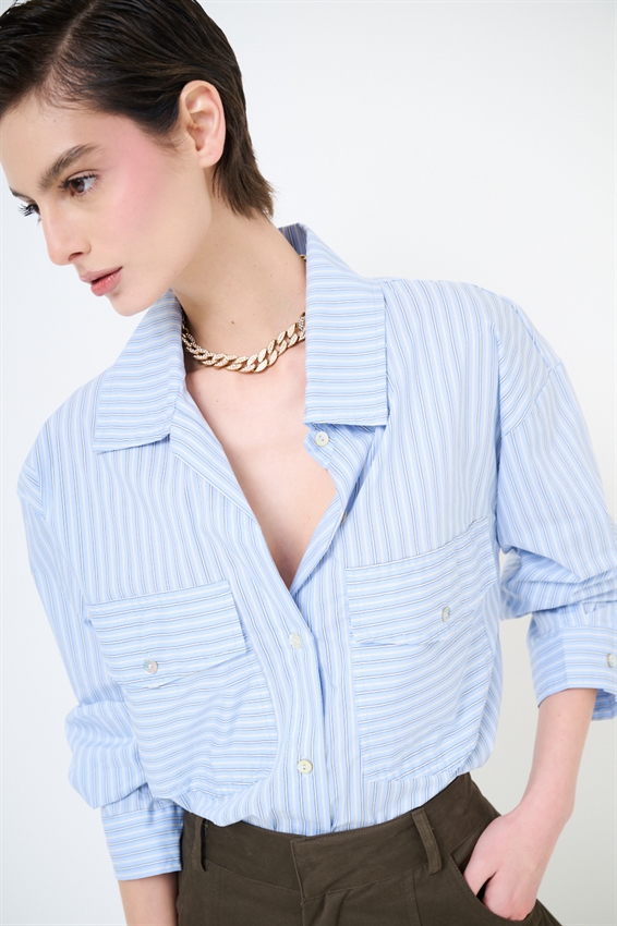 CAMICIA RIGATA CON TASCONI E NODO